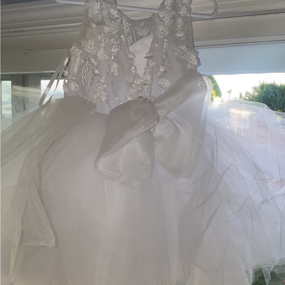 Flower girl dress, size 3t from Poland. Excellent condition!